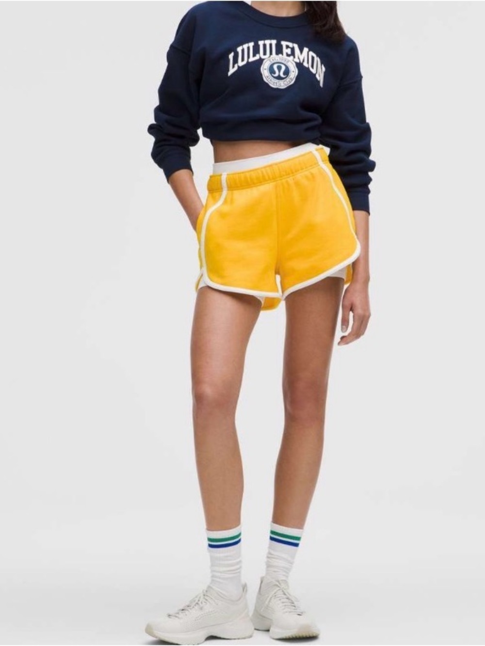 New Lululemon Women’s Scuba Mid-Rise Oversized Short 3" Trim color Yellow